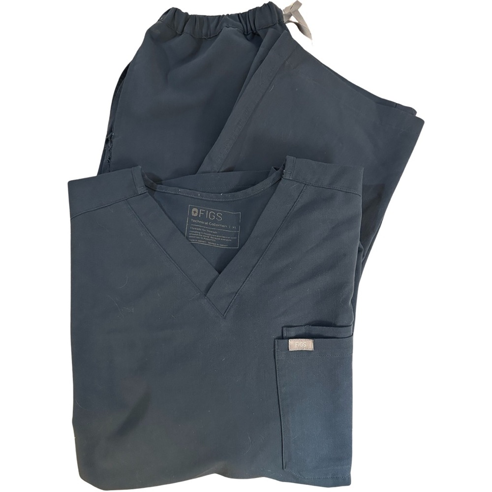 Figs Dark Harbor SET Leon XL and Pisco L